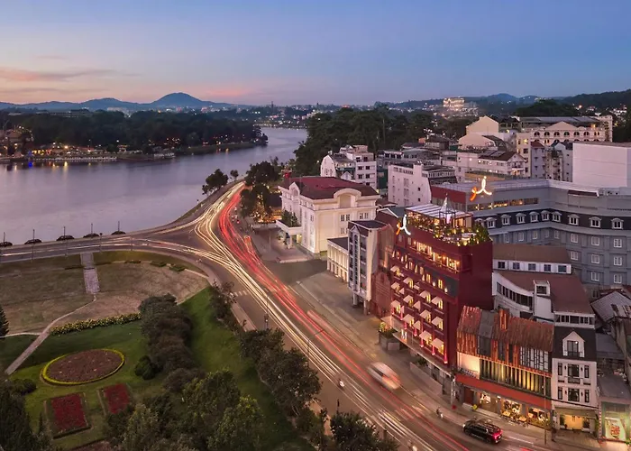 M Village Premier Hotel Xuan Huong Lakeside, A Brand Of Modern Village Lifestyle